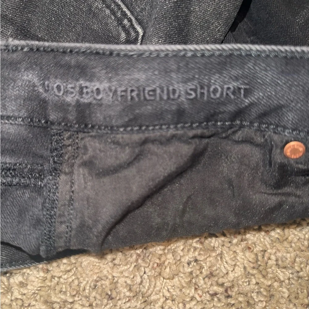 American Eagle Outfitters Black wash 90s Boyfriend Short - Picture 3 of 4